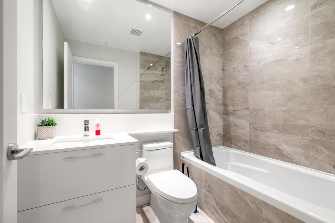 Urban Oasis: Stylish Apartment Retreat At Ubc แวนคูเวอร์ ภายนอก รูปภาพ