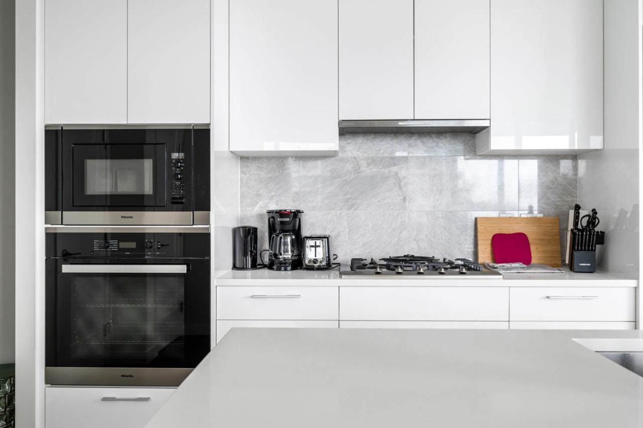 Urban Oasis: Stylish Apartment Retreat At Ubc แวนคูเวอร์ ภายนอก รูปภาพ